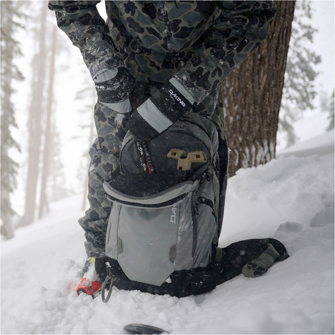 POACHER BACKPACK 32L