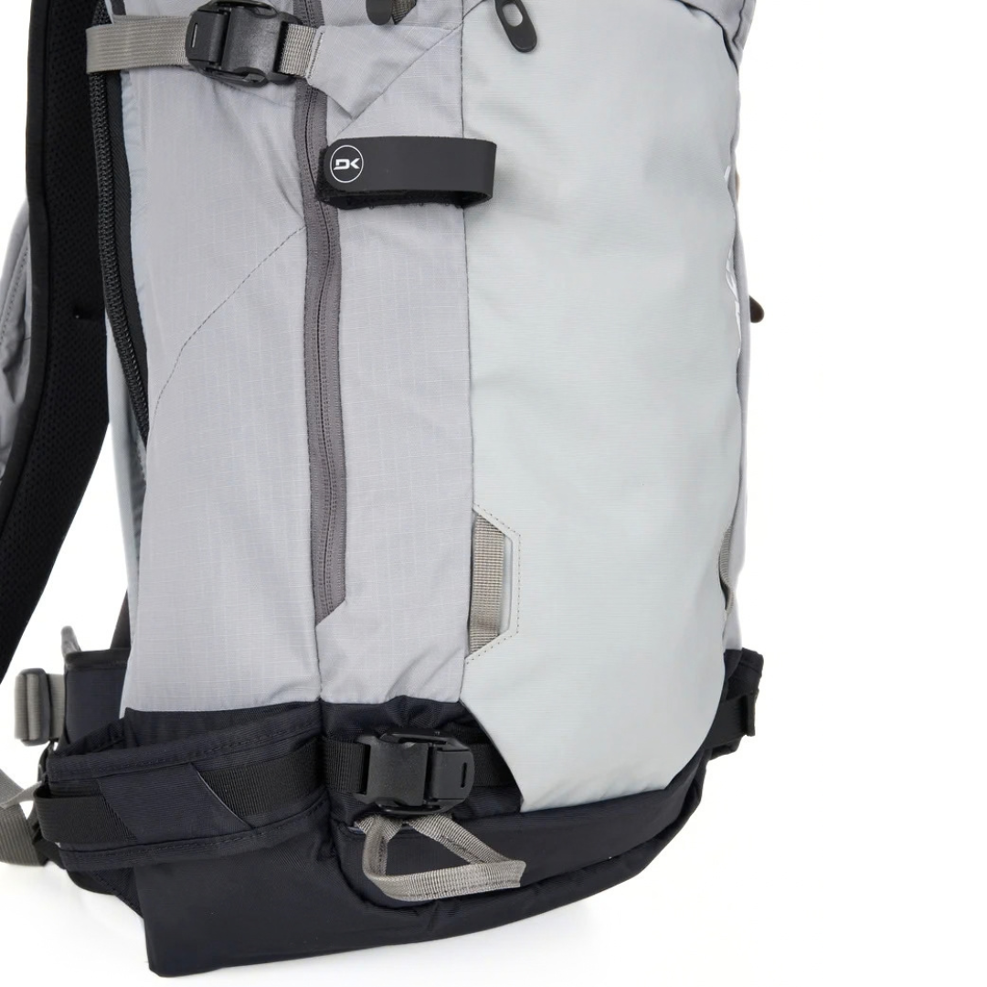 POACHER BACKPACK 32L
